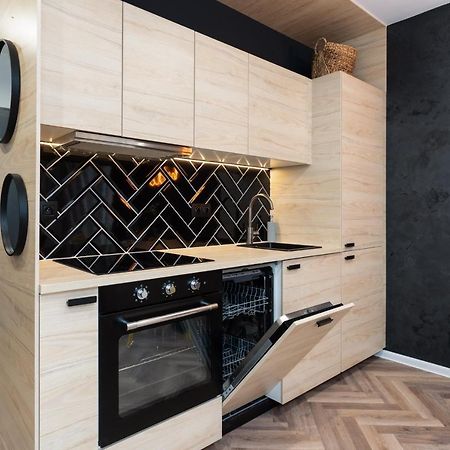 Loft Style Apartments Opienskiego With Parking By Noclegi Renters Poznan Exterior photo